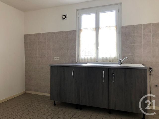 Appartement F3 à louer - 3 pièces - 97.0 m2 - ST CREPIN AUX BOIS - 60 - PICARDIE - Century 21 Infinity Appartement F3 à louer - 3 pièces - 97.0 m2 - ST CREPIN AUX BOIS - 60 - PICARDIE - Century 21 Infinity