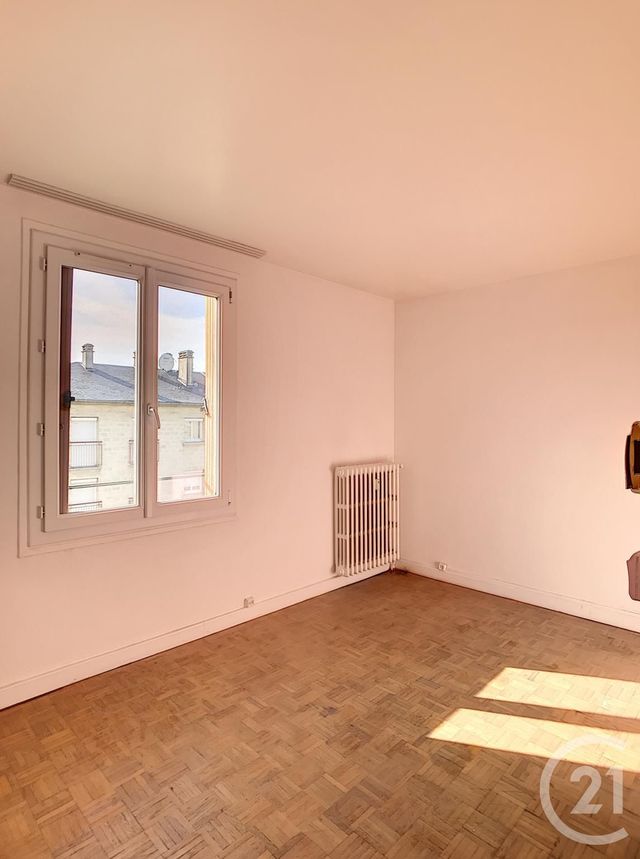 Afficher la photo en grand Appartement F3 à vendre - 3 pièces - 53.19 m2 - COMPIEGNE - 60 - PICARDIE - Century 21 Infinity