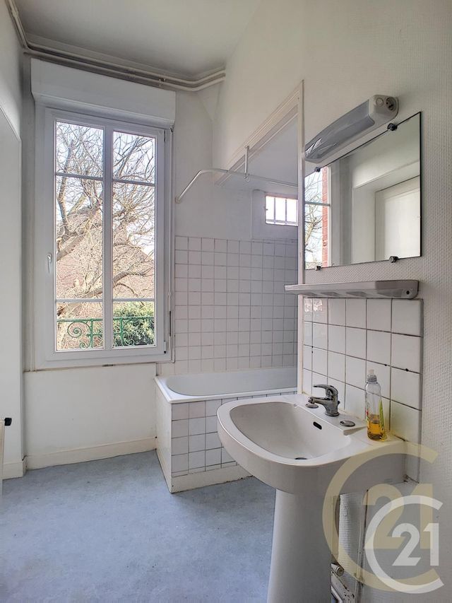 Afficher la photo en grand Appartement F1 à louer - 1 pièce - 35.14 m2 - COMPIEGNE - 60 - PICARDIE - Century 21 Infinity