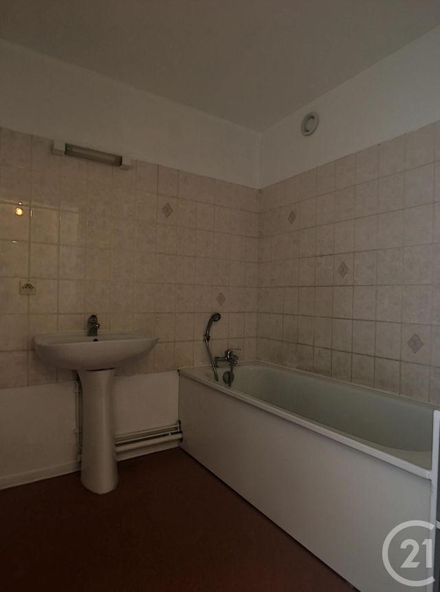 Afficher la photo en grand Appartement F4 à louer - 4 pièces - 77.33 m2 - NOYON - 60 - PICARDIE - Century 21 Infinity