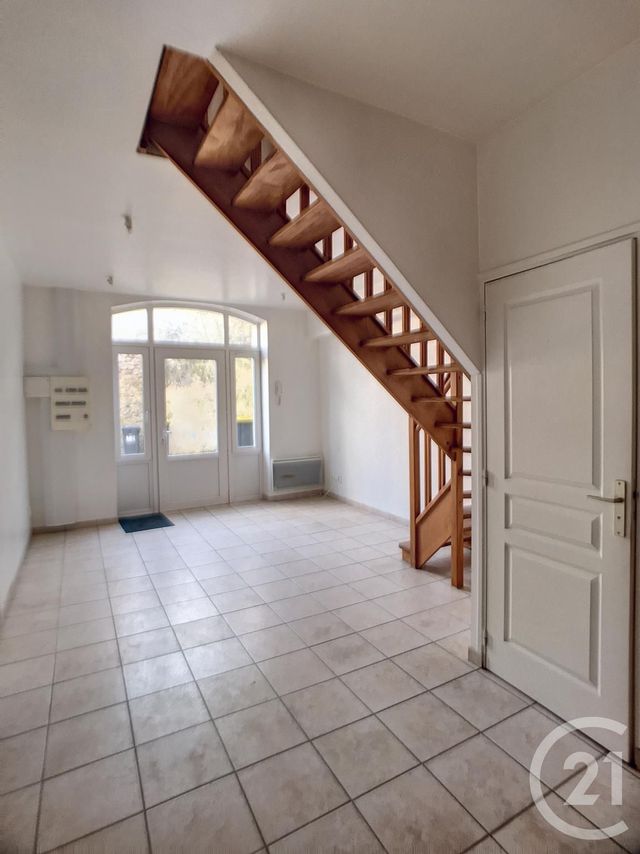 Afficher la photo en grand Appartement F4 à louer - 4 pièces - 71.0 m2 - BETHISY ST PIERRE - 60 - PICARDIE - Century 21 Infinity